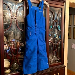 Patagonia Snow Bib. 3T. H2no.Worn twice. Like new.